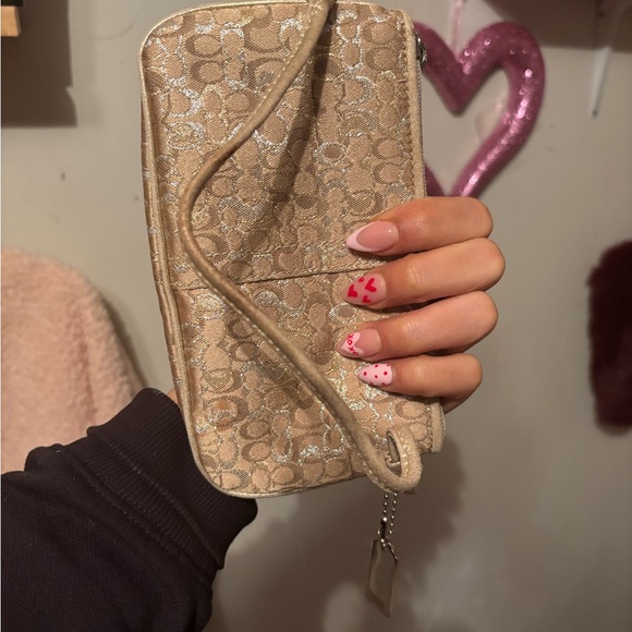 Coach metallic wristlet - Picture 4 of 4